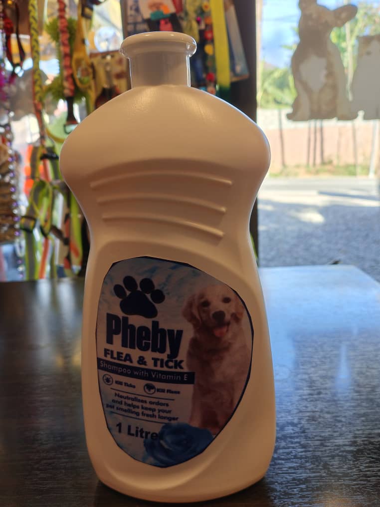 Pheby Flea &amp; Tick Shampoo with Vitamin E for Dogs, 1 Litre